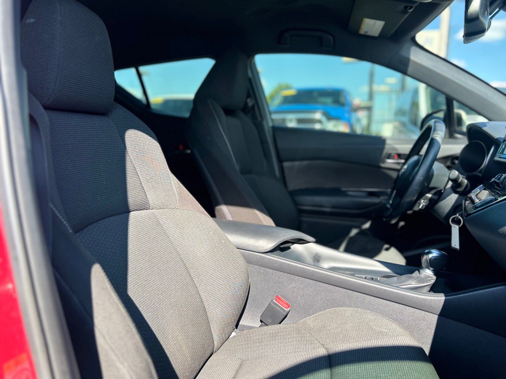 2018 Toyota C-HR Image 17