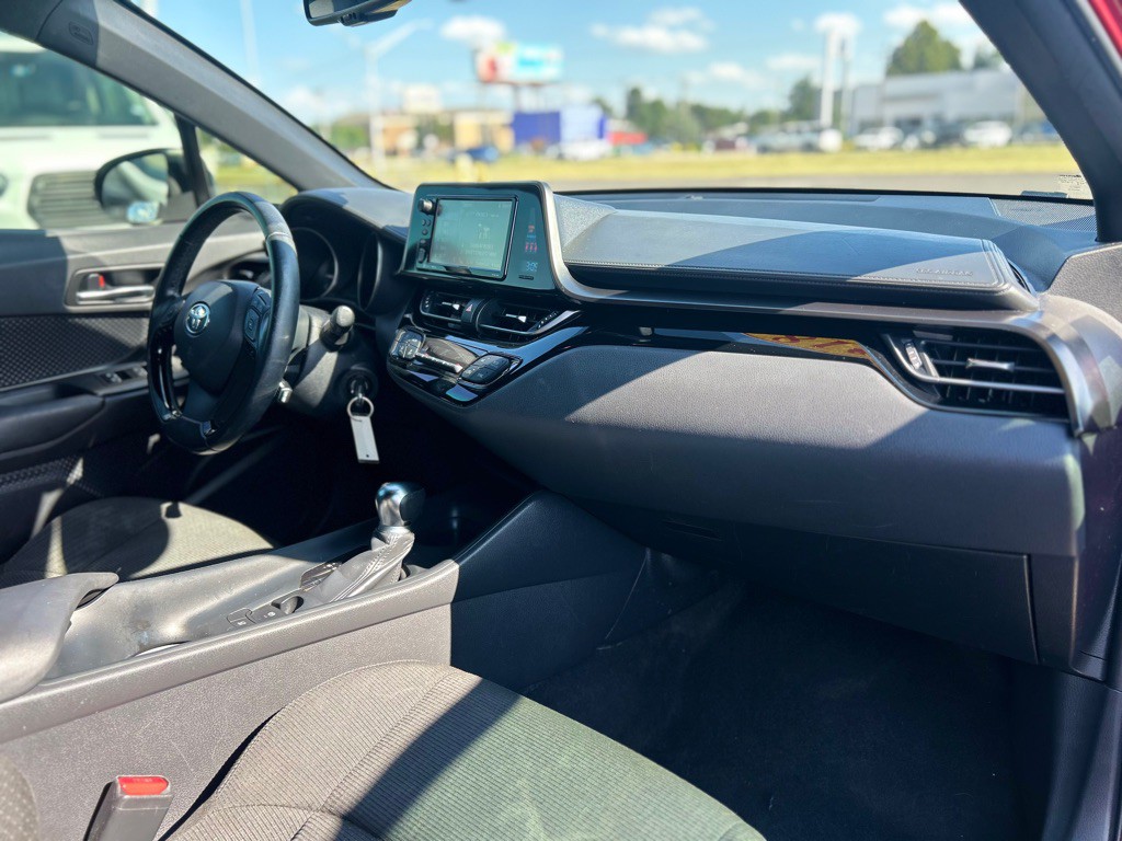 2018 Toyota C-HR Image 19