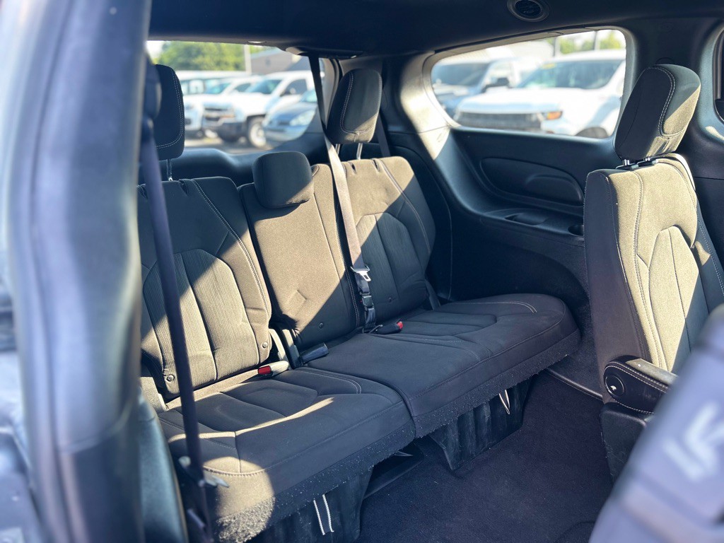 2018 Chrysler Pacifica Image 17