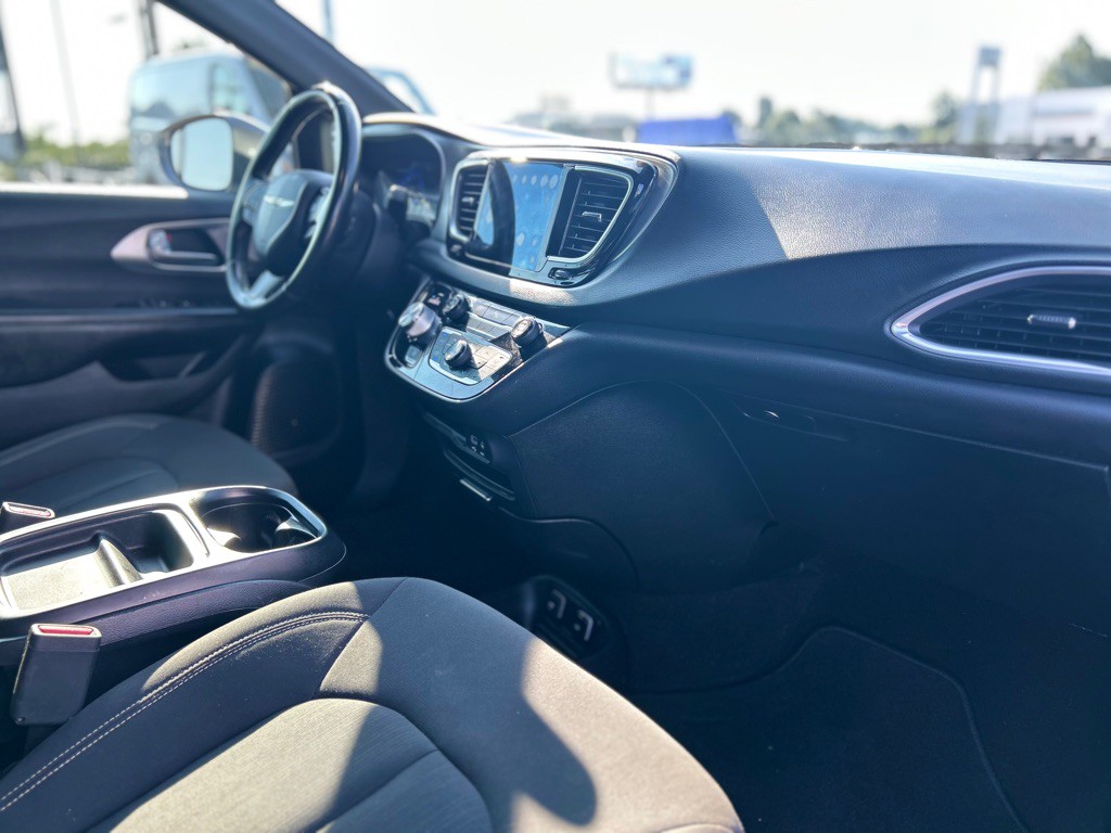 2018 Chrysler Pacifica Image 21