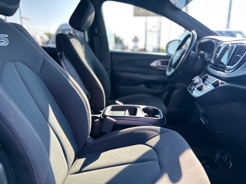 2018 Chrysler Pacifica Image 22