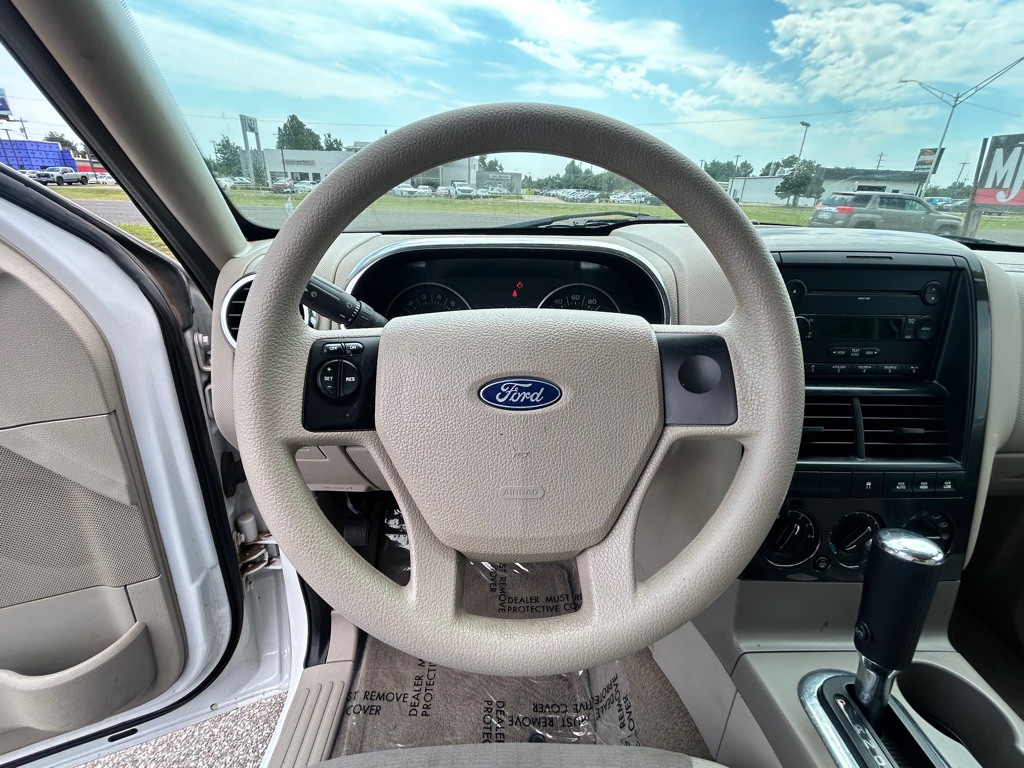 2007 Ford Explorer Image 10