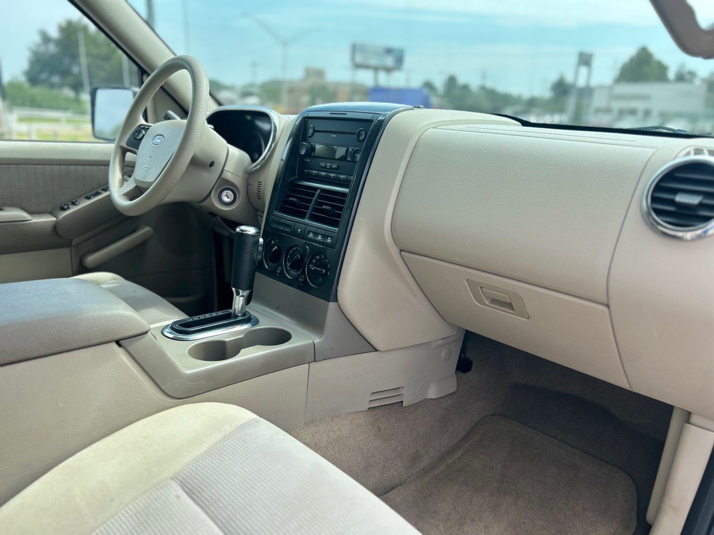2007 Ford Explorer Image 17