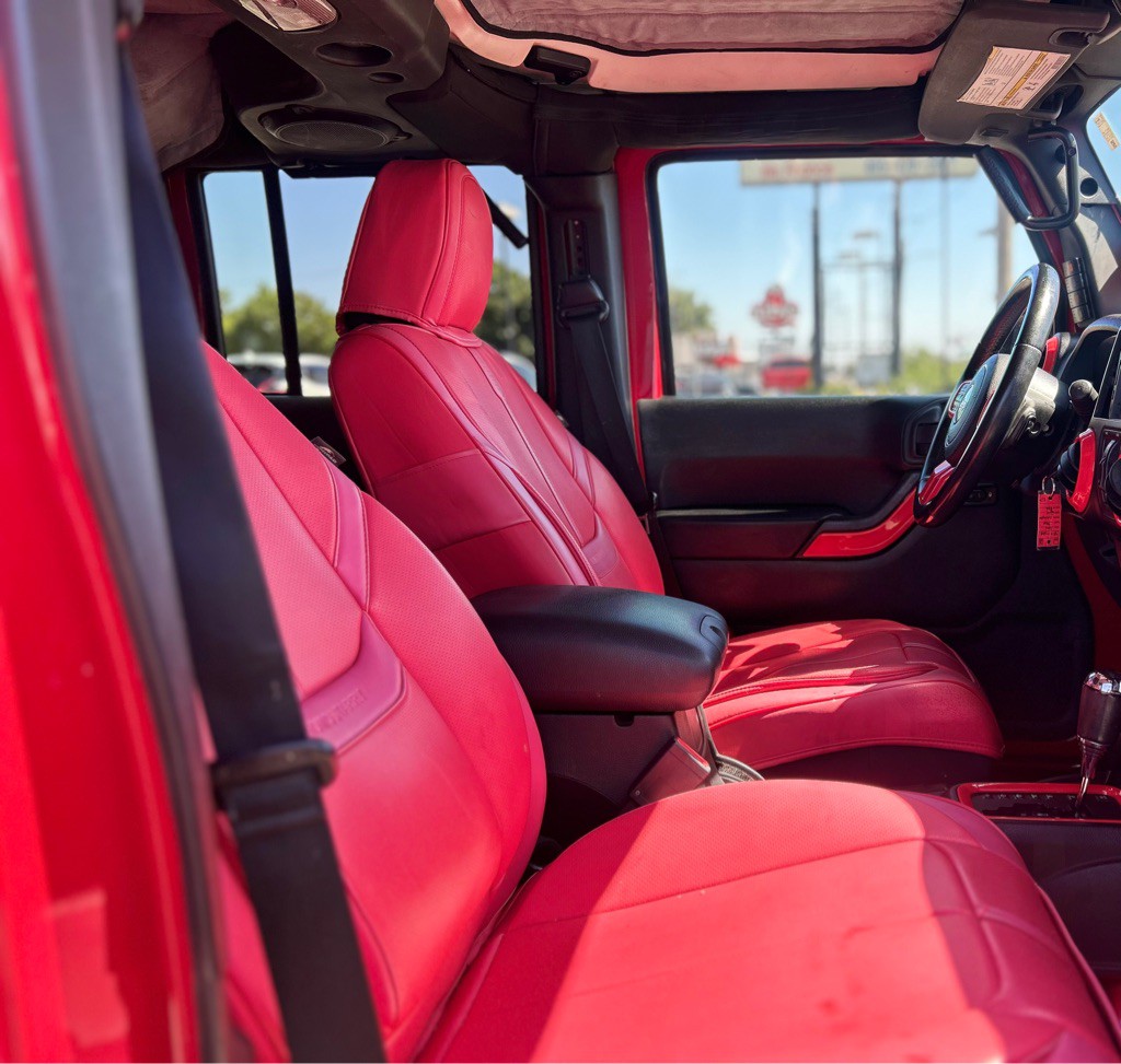 2011 Jeep Wrangler Unlimited Image 21