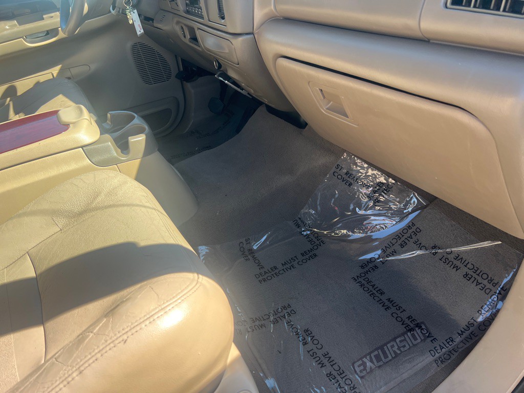 2003 Ford Excursion Image 25