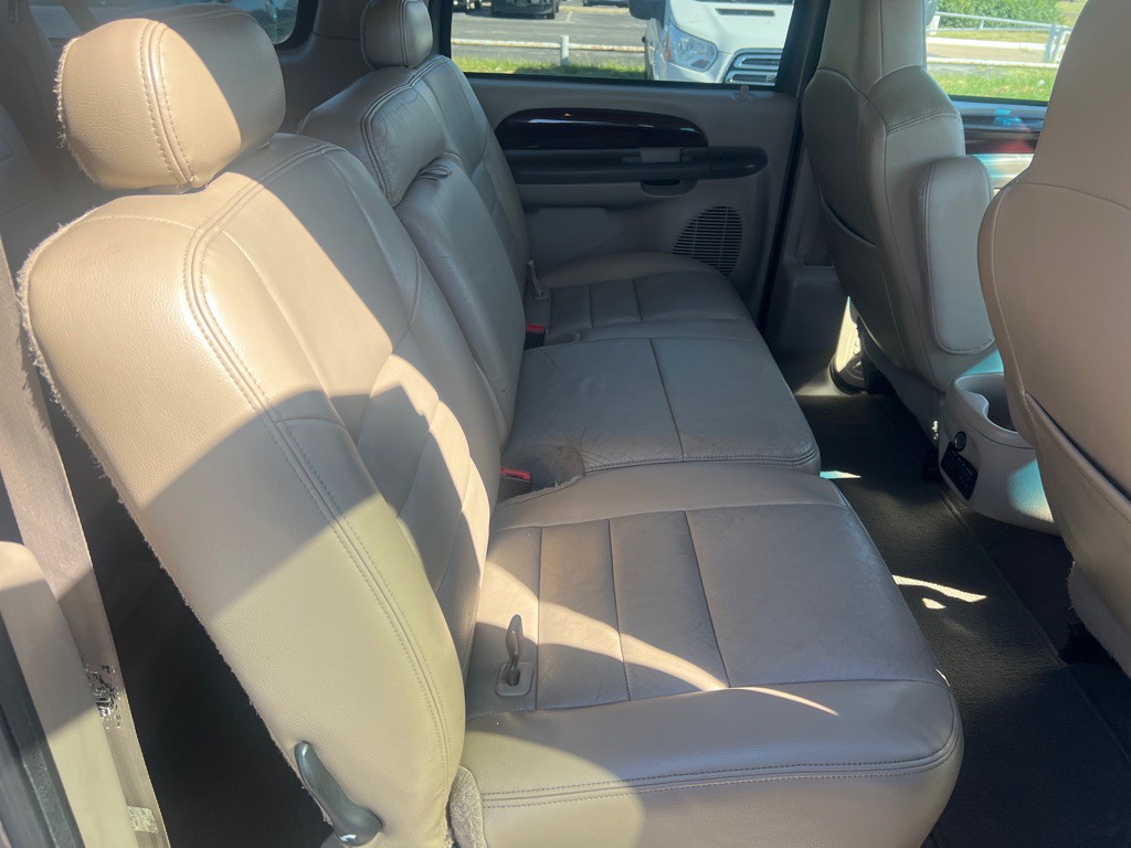 2003 Ford Excursion Image 27