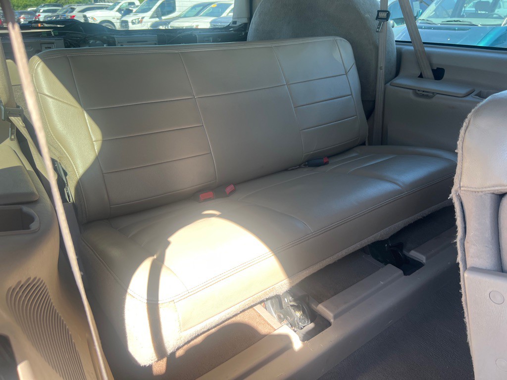 2003 Ford Excursion Image 28