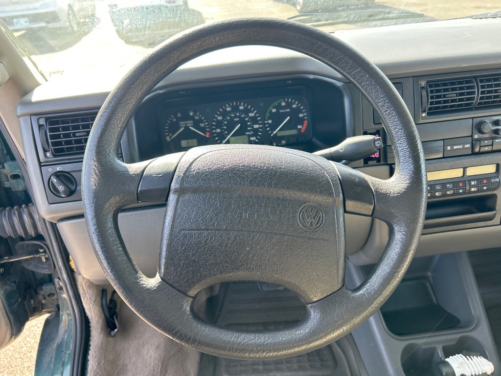 1999 Volkswagen Eurovan Image 10
