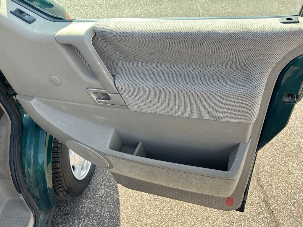 1999 Volkswagen Eurovan Image 13
