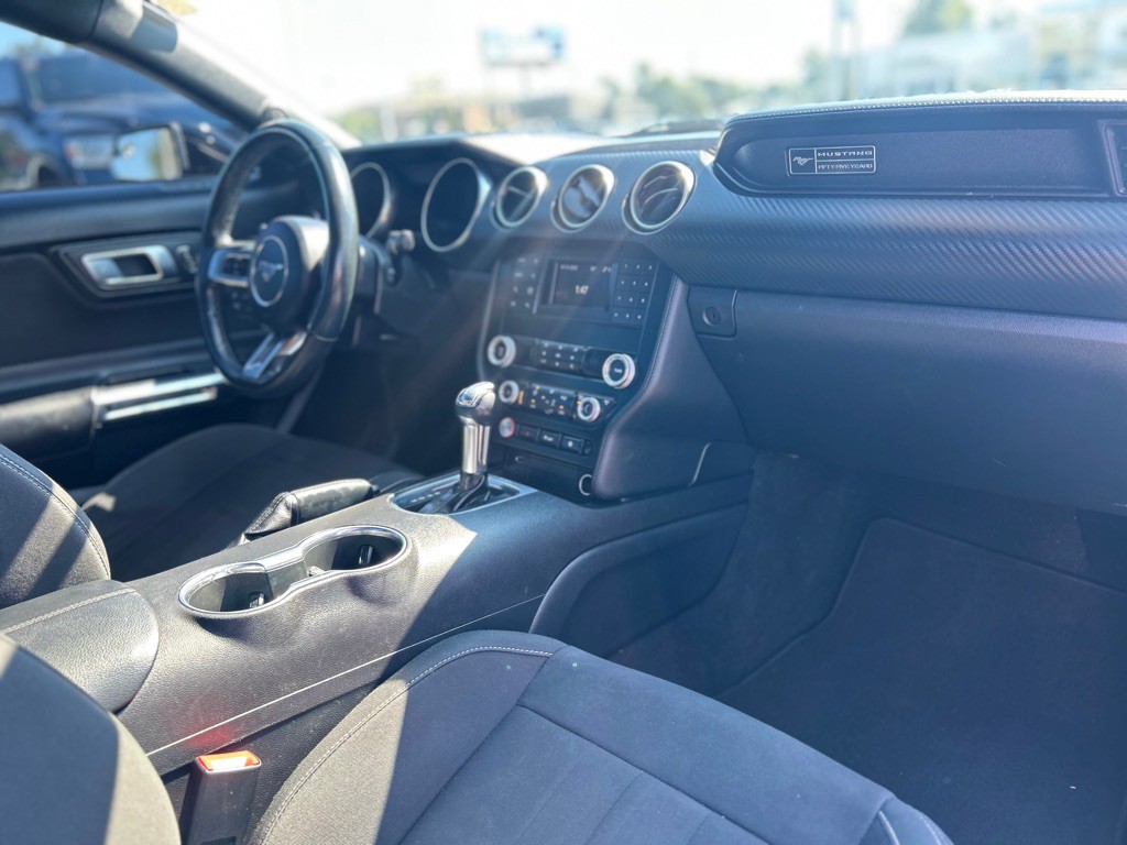 2020 Ford Mustang Image 17