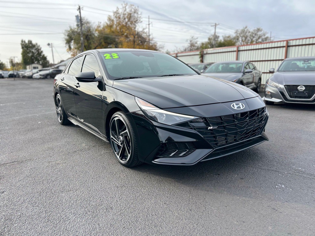 2023 Hyundai Elantra Image 3