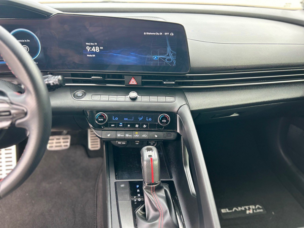 2023 Hyundai Elantra Image 13