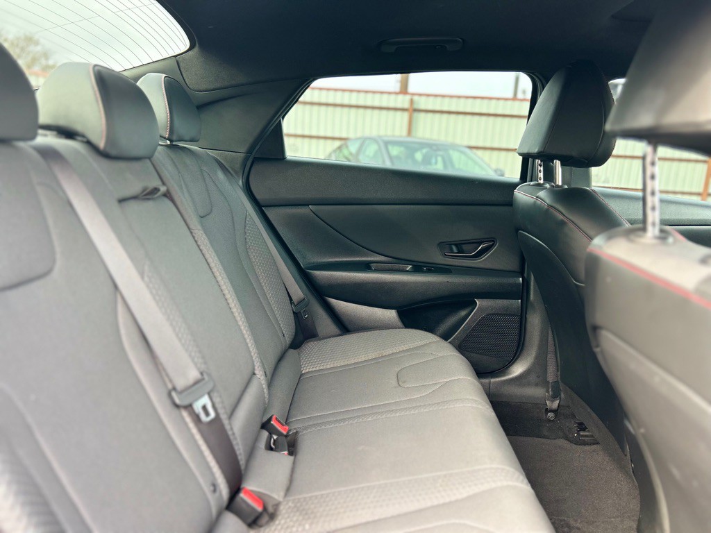 2023 Hyundai Elantra Image 15