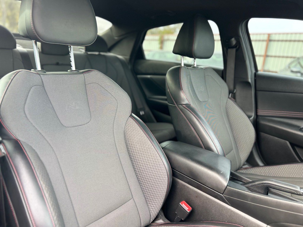 2023 Hyundai Elantra Image 17