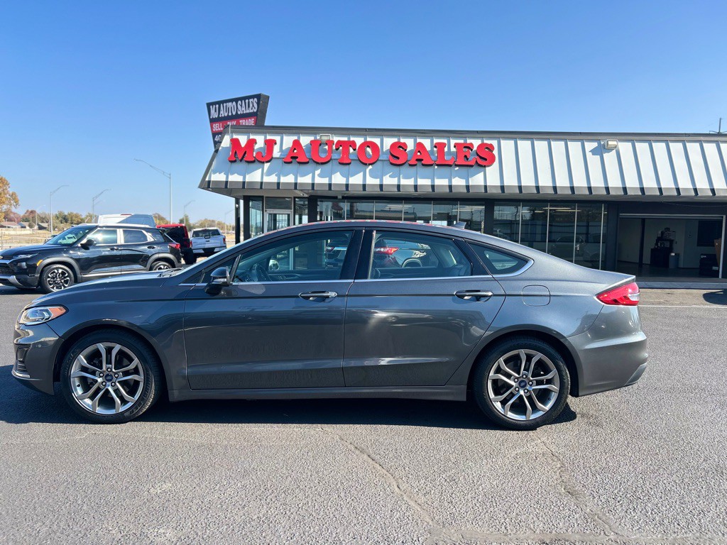 2020 Ford Fusion Image 1