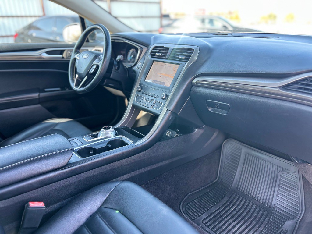 2020 Ford Fusion Image 16