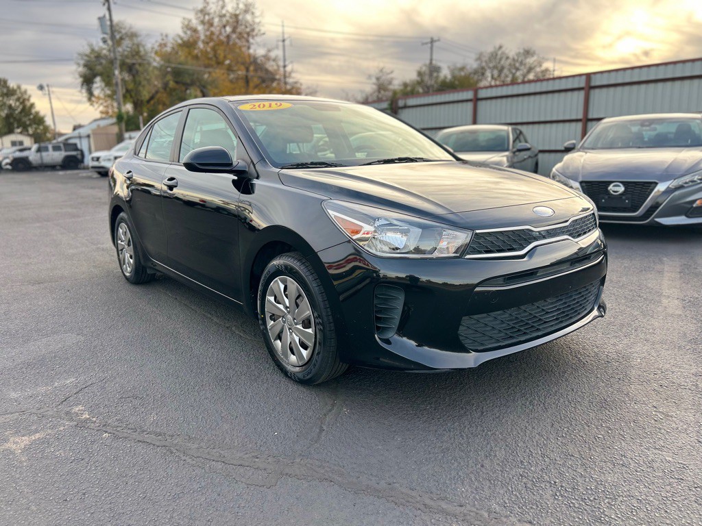 2019 Kia Rio Image 3