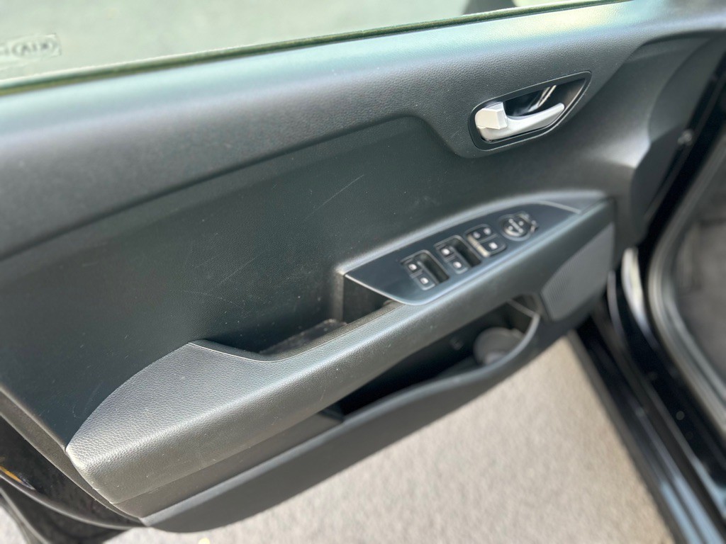 2019 Kia Rio Image 9