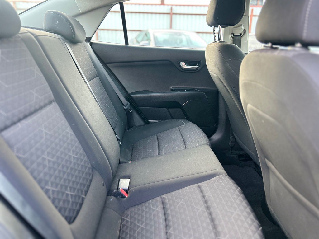 2019 Kia Rio Image 15