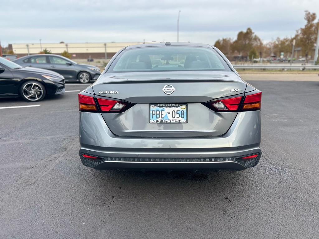 2021 Nissan Altima Image 7