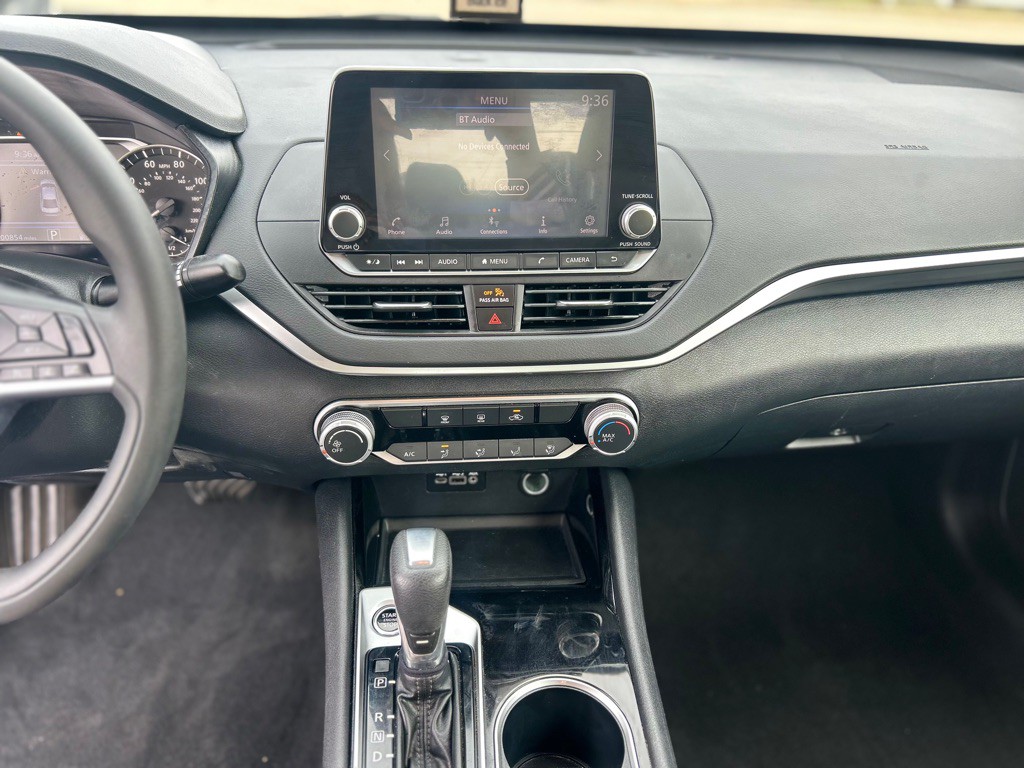 2021 Nissan Altima Image 12
