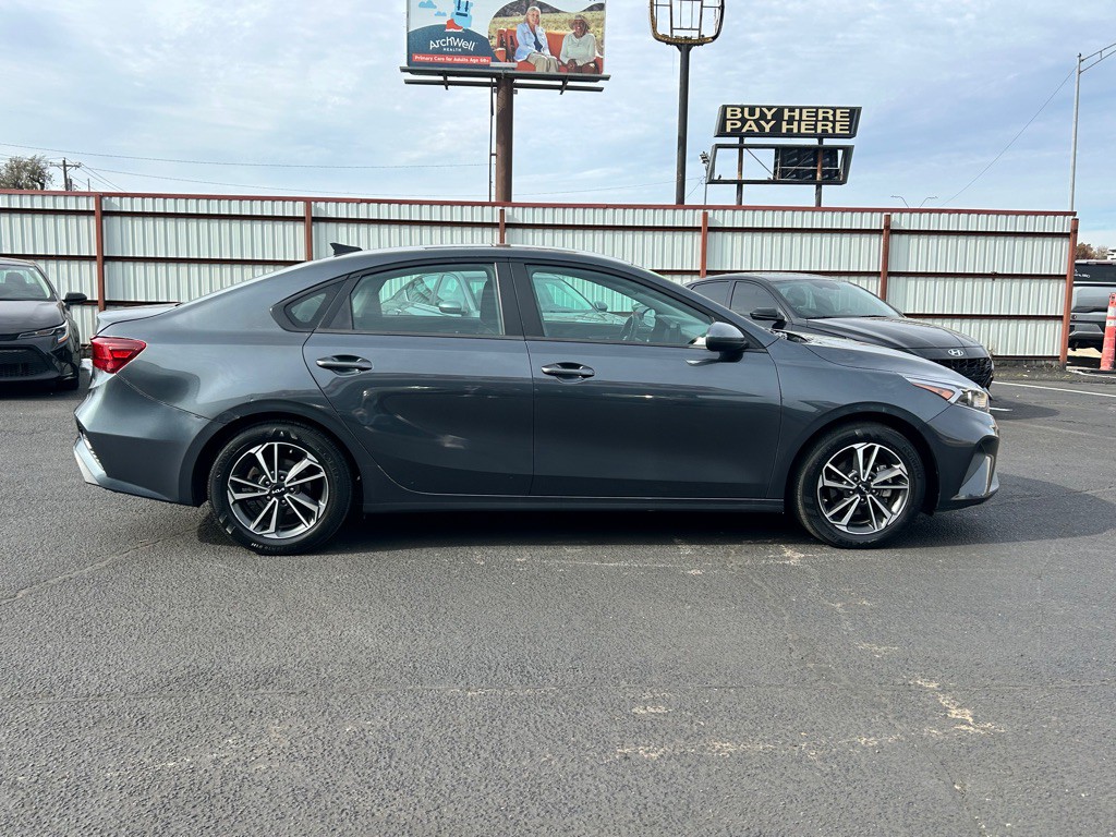 2024 Kia Forte Image 8