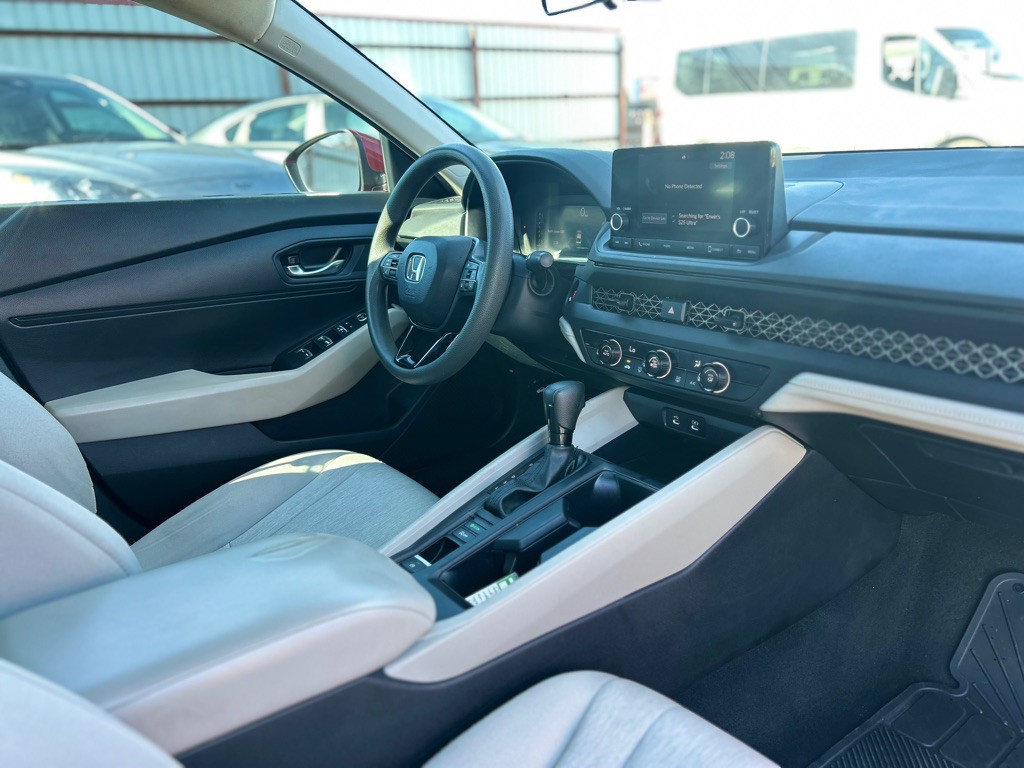 2023 Honda Accord Image 16