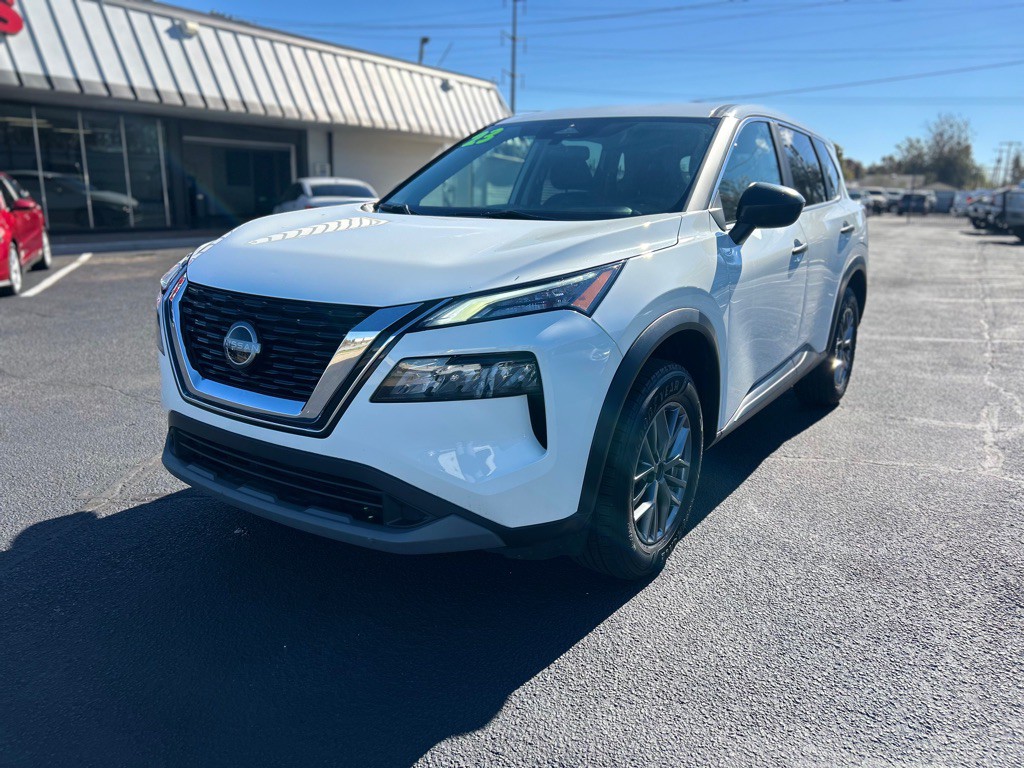 2023 Nissan Rogue Image 2