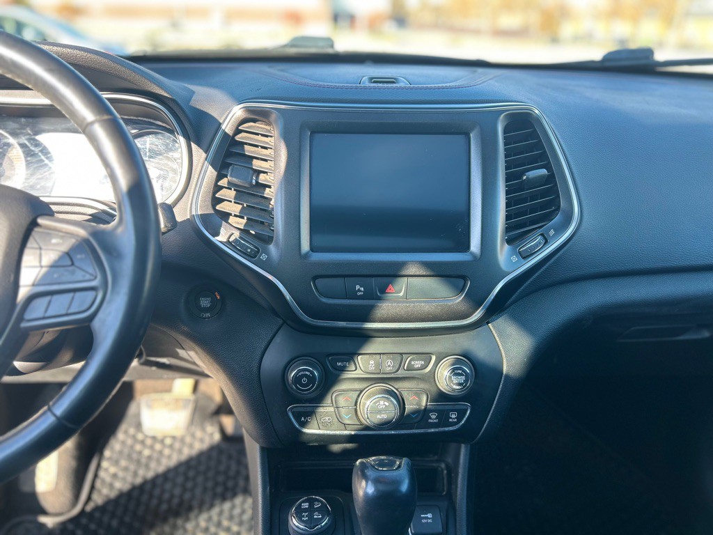 2019 Jeep Cherokee Image 11