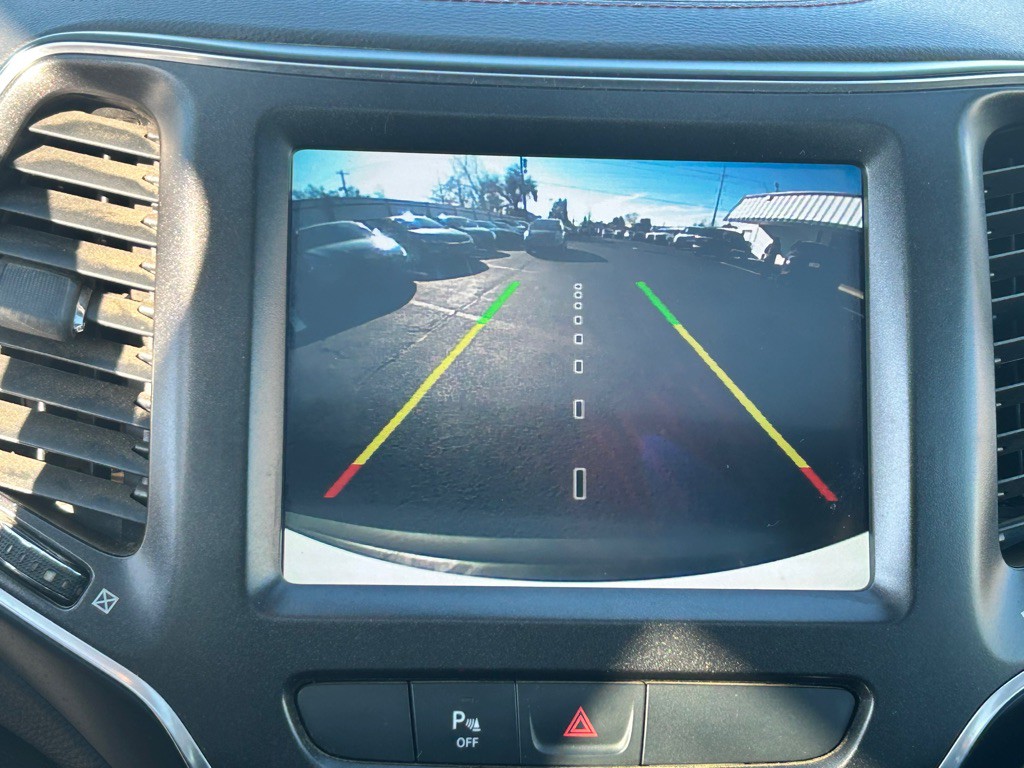 2019 Jeep Cherokee Image 12