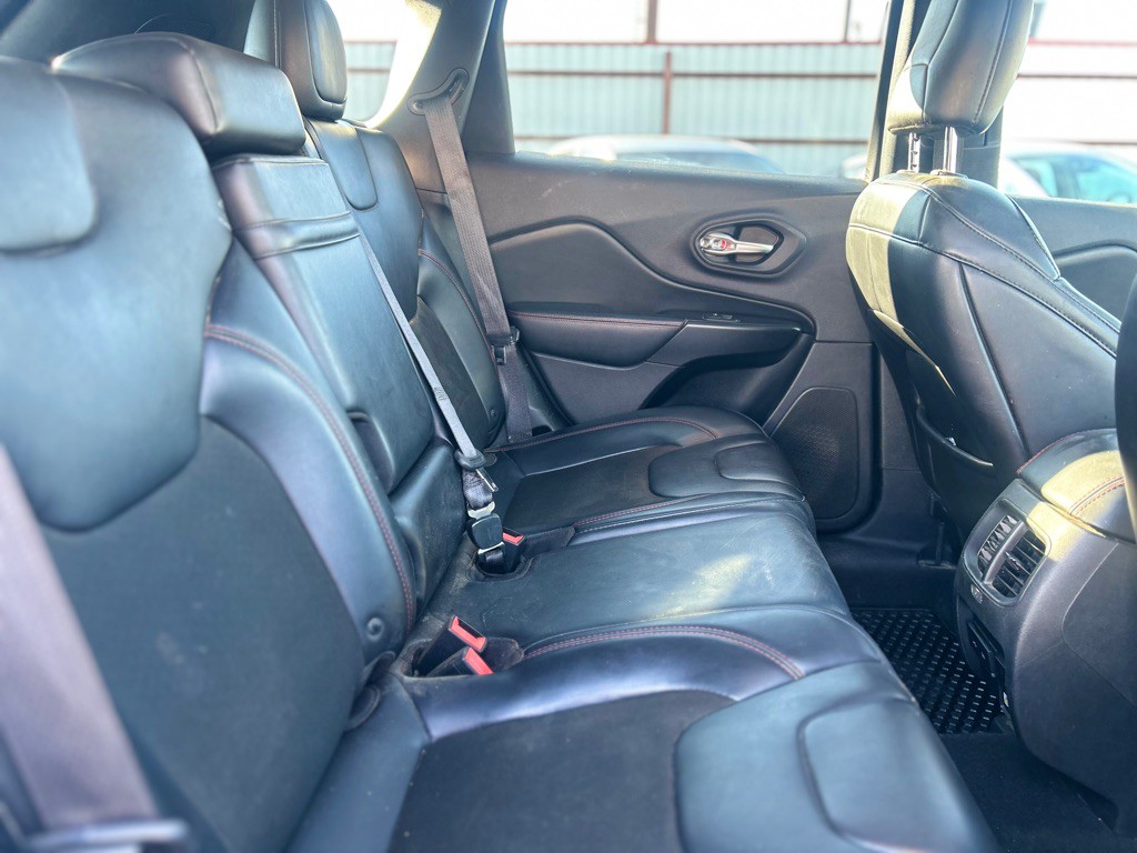 2019 Jeep Cherokee Image 14