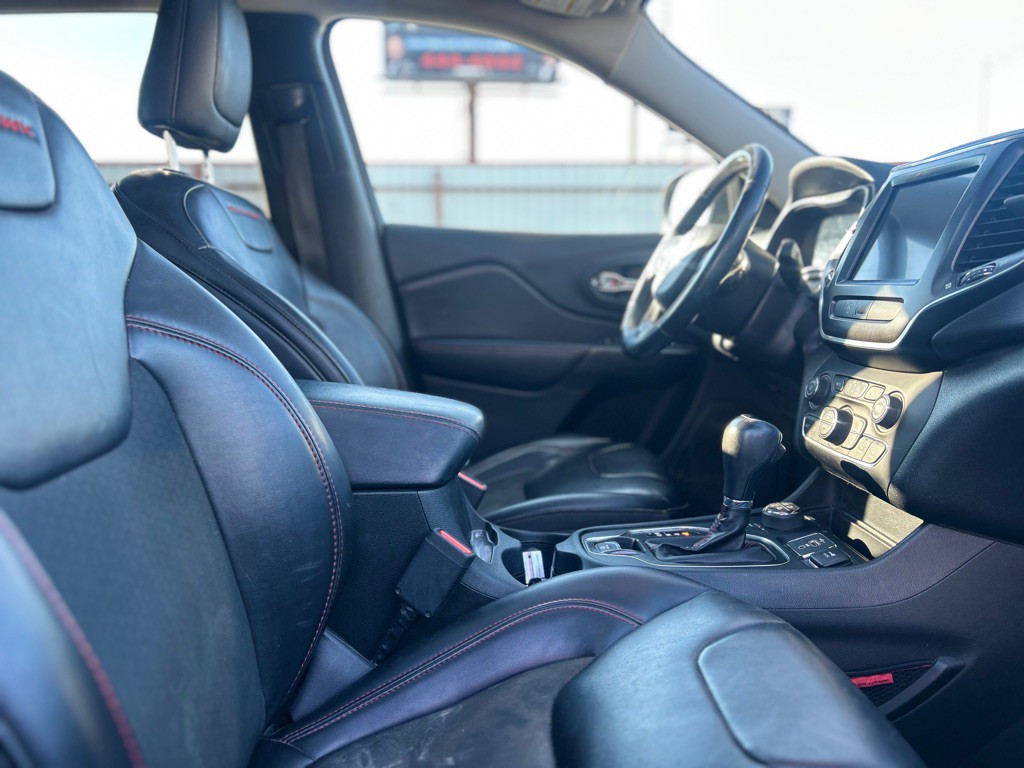 2019 Jeep Cherokee Image 18