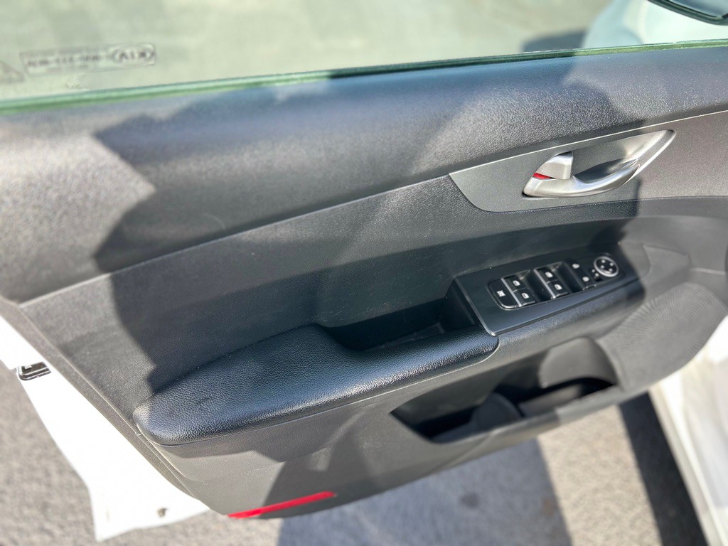 2021 Kia Forte Image 9