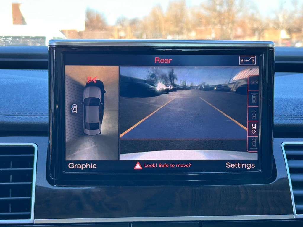 2015 Audi A8 Image 12