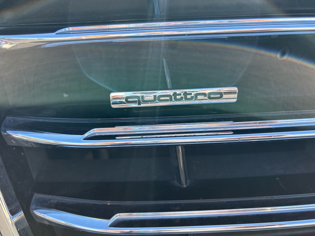 2015 Audi A8 Image 26