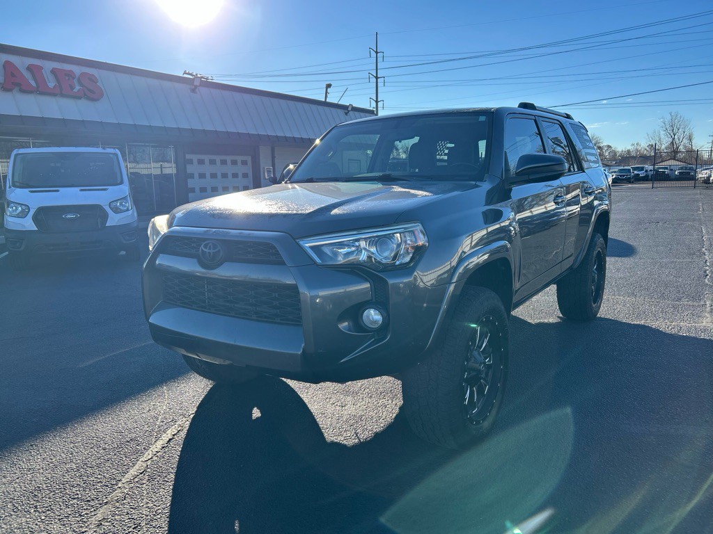 2016 Toyota 4Runner Image 2