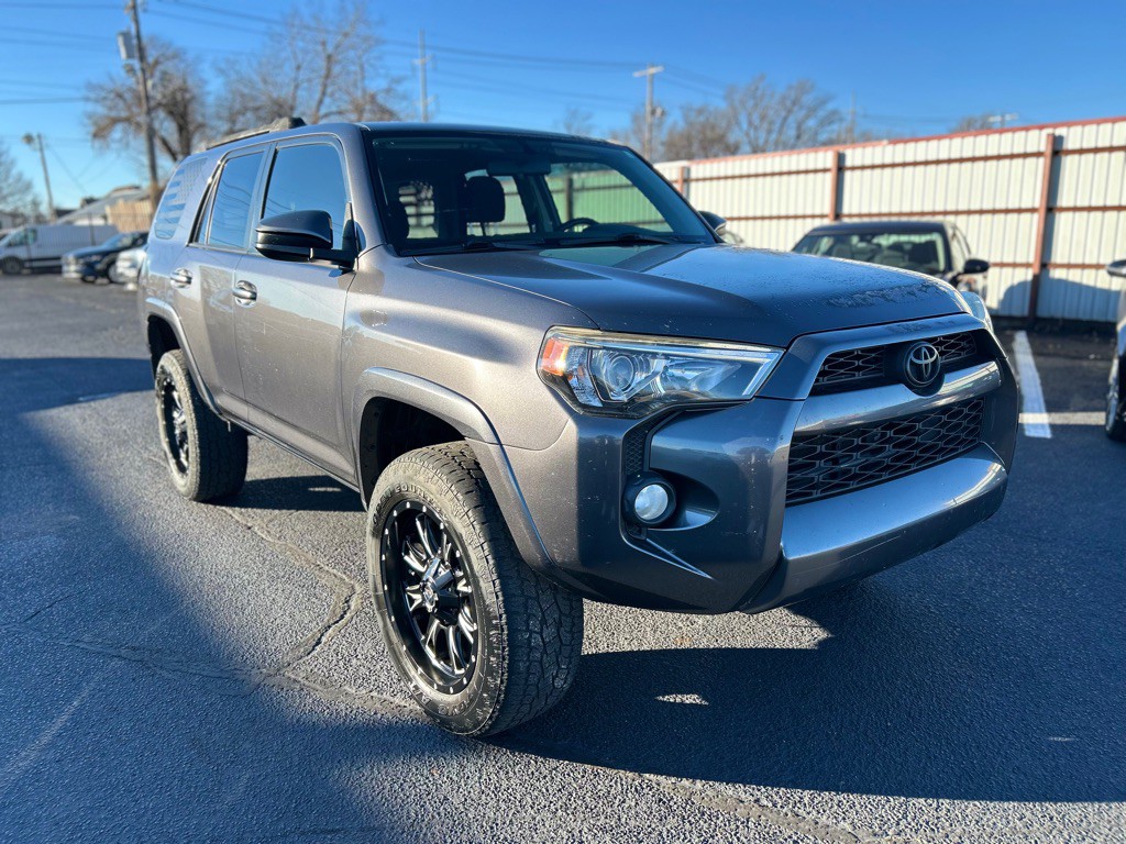 2016 Toyota 4Runner Image 3