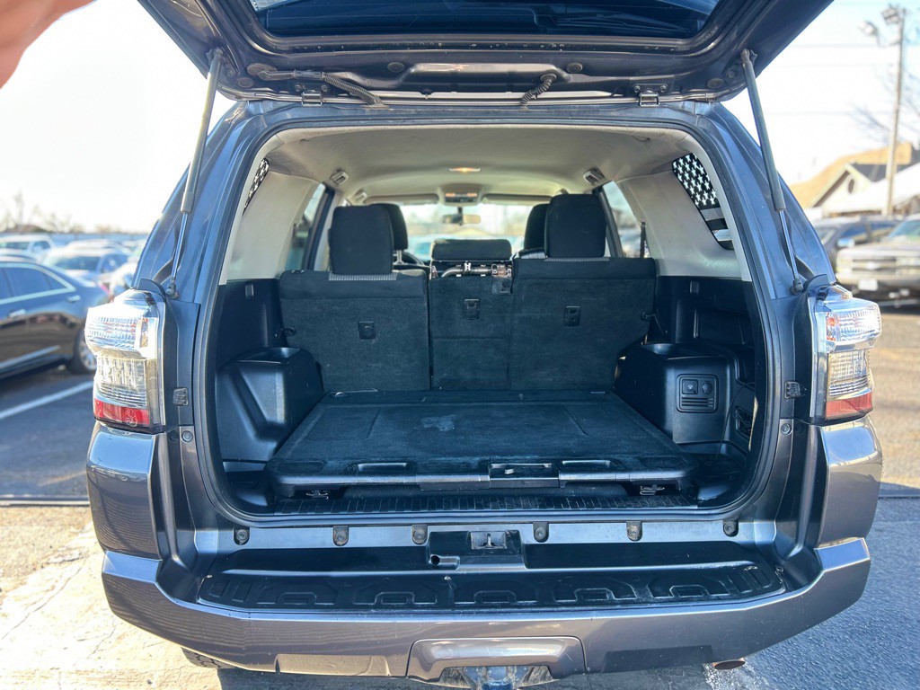 2016 Toyota 4Runner Image 19