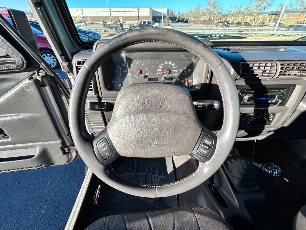2002 Jeep Wrangler Image 10
