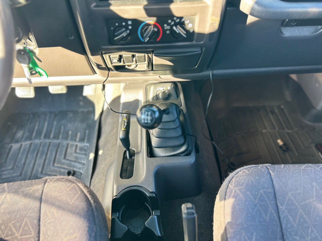 2002 Jeep Wrangler Image 13