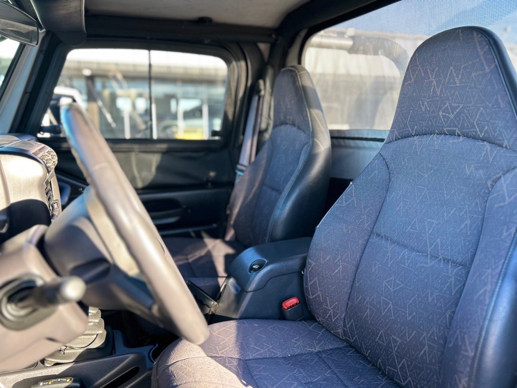 2002 Jeep Wrangler Image 14