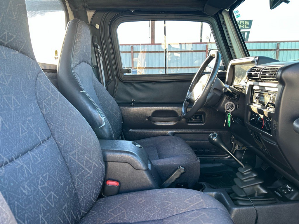 2002 Jeep Wrangler Image 15