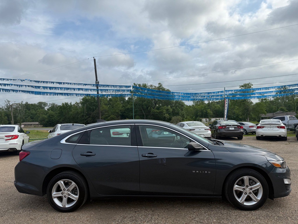 2019 Chevrolet Malibu Image 3