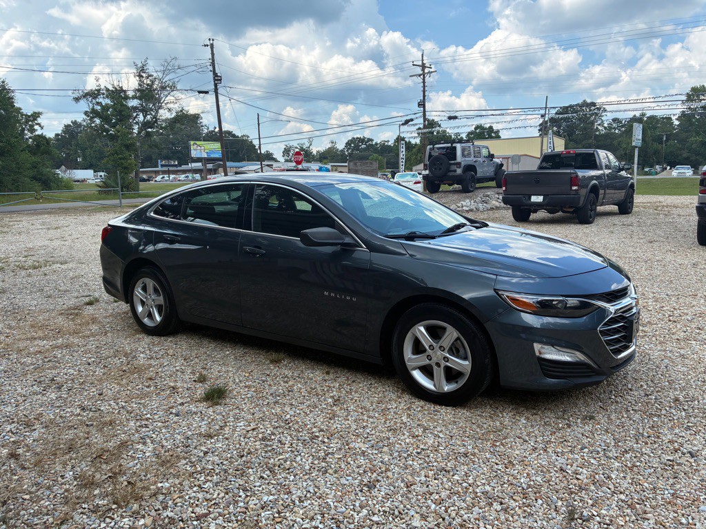 2019 Chevrolet Malibu Image 2