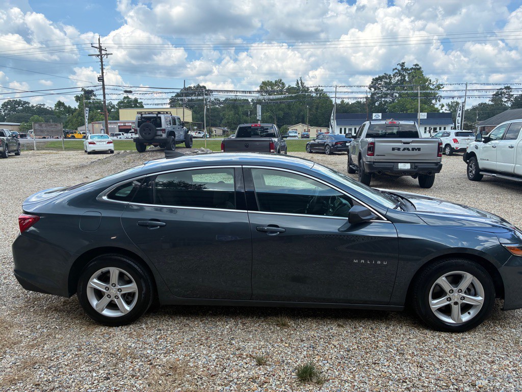 2019 Chevrolet Malibu Image 3