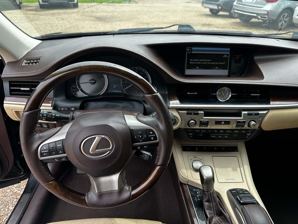 2018 Lexus ES Image 10