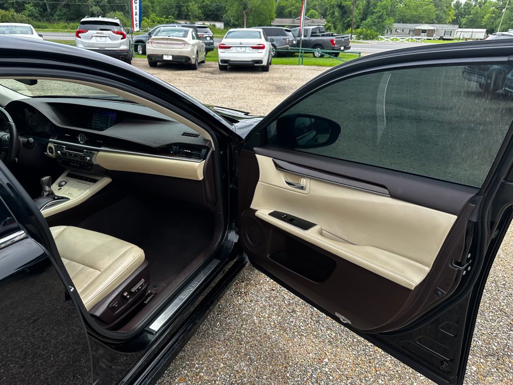 2018 Lexus ES Image 14