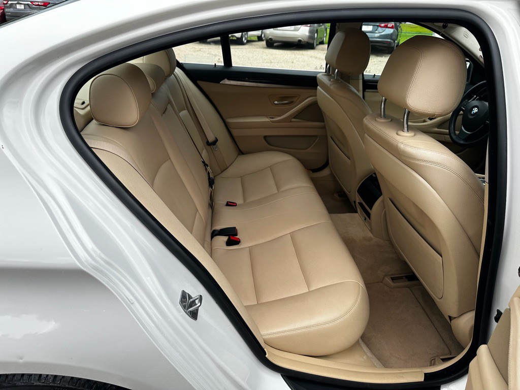 2015 BMW 5 Series Image 14