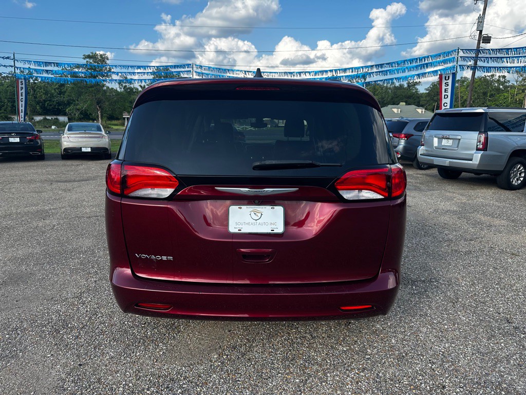 2021 Chrysler Voyager Image 6