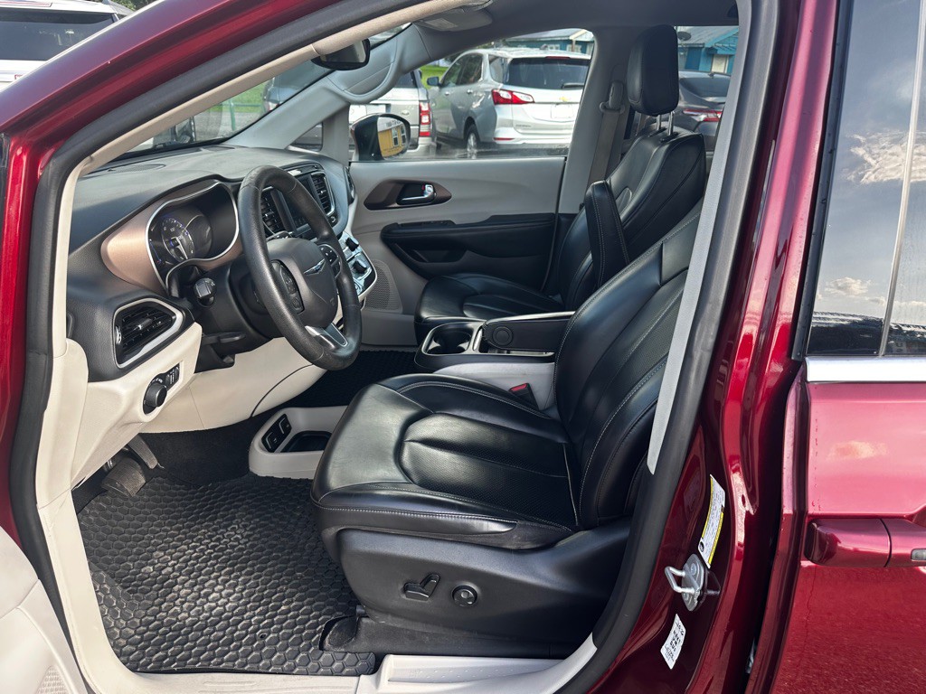 2021 Chrysler Voyager Image 10